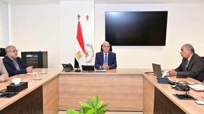 وزير الري يتابع دراسة استخدام تكنولوجيا ضخ الرمال من داخل البحر لحماية الشواطئ لمواجهة التغيرات المناخية