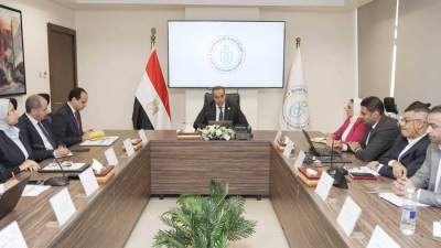 رئيس هيئة الرعاية الصحية يتابع انتظام تقديم الخدمات الطبية ومؤشرات قوائم انتظار المرضى بمحافظات تطبيق التأمين الصحي الشامل