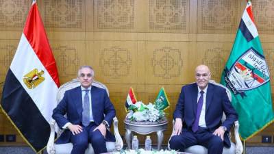 وزير العدل يهنئ رئيس المجلس الأعلى لهيئة قضايا الدولة بمناسبة توليه منصبه الجديد