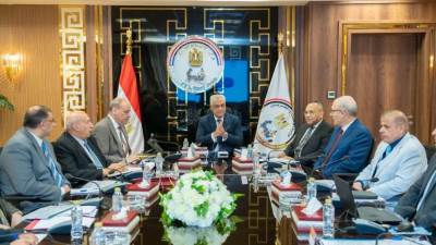 وزير الإنتاج الحربي يترأس اجتماع اللجنة العليا للقيادات لمتابعة منظومة التدريب
