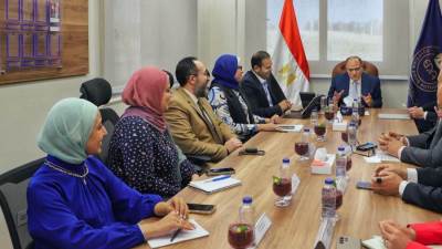 هيئة الدواء المصرية تبحث ملفات توطين المستحضرات الدوائية مع عدد من الشركات وفق الضوابط التنظيمية