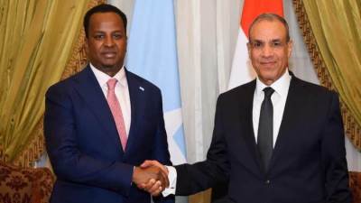وزير الخارجية ونظيره الصومالي يبحثان سبل تعزيز العلاقات الثنائية وتطورات الأوضاع في منطقة القرن الأفريقي