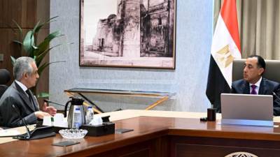 رئيس الوزراء يُتابع آخر مستجدات تطوير خدمات الشهر العقاري والتوثيق