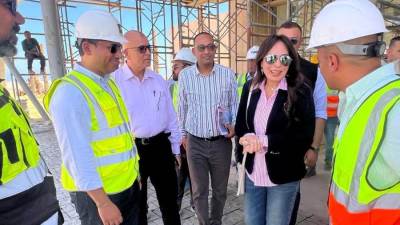 وزيرة الإسكان تتفقد مشروع تطوير منطقة "علم الروم" 