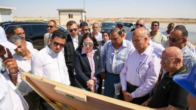 وزيرة الإسكان تتفقد محطة معالجة الصرف الصحي بمدينة مرسى مطروح 
