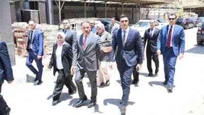 وزير الصناعة يتفقد مقر مصلحة الرقابة الصناعية للاطلاع على أعمال التطوير والإنشاءات واستعراض اختصاصات المصلحة والخدمات الفنية والرقابية للمصانع والشركات