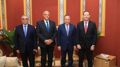 وزير التعليم والقائم بأعمال وزير الثقافة ومحافظ الإسكندرية يشهدان انطلاق الموسم الصيفي للمسرح بـ"الملك لير"