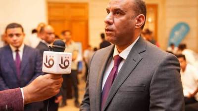 وزير العمل ومحافظ البحر الأحمر يفتتحان ملتقى التوظيف بالغردقة.. ويسلمان عقود عمل منها لذوي همم 