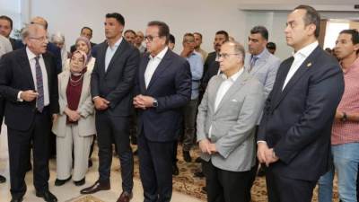 رئيس هيئة الدواء المصرية يشارك في زيارة تفقدية إلى مصنع «إيبيكو 3» للمستحضرات الحيوية بمدينة العاشر من رمضان