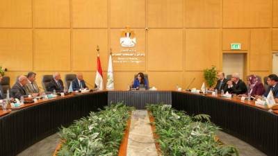 وزيرة الإسكان تتابع منظومة مياه الشرب والصرف الصحي بمحافظة أسيوط ومدينة أسيوط الجديدة