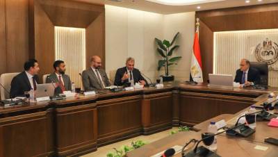 رئيس هيئة الدواء المصرية يستقبل مدير عام شركة HVD مصر وإفريقيا لبحث تعزيز التعاون في مجال المستلزمات الطبية
