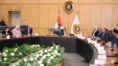 وزير الصناعة يعلن إتاحة نظام الإيجار المنتهي بالتملك للأراضي الصناعية ويطلق "المنظومة الرقمية الموحدة لدعم المصنعين"