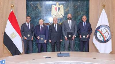 النيابة العامة تطلق خدماتها الإلكترونية عبر فودافون كاش