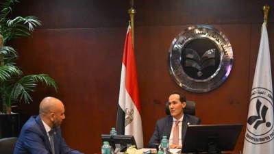  الرئيس التنفيذي لهيئة الاستثمار يبحث مع «موانئ دبي العالمية» خطط التوسع واستكشاف فرص استثمارية جديدة في مصر