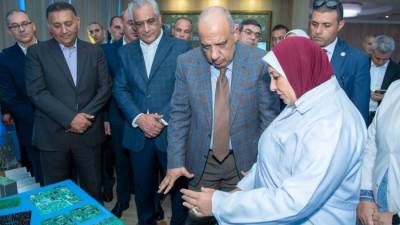 وزير الإنتاج الحربي يستقبل وزير الكهرباء ومحافظ القليوبية في "بنها للصناعات الإلكترونية" لتفقد خطوط الإنتاج
