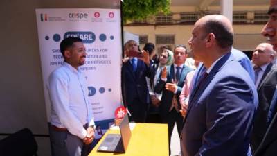 الوزير حسن رداد ومحافظ الإسكندرية يسلّمان شهادات التدريب المهني ويفتتحان ملتقى للتوظيف