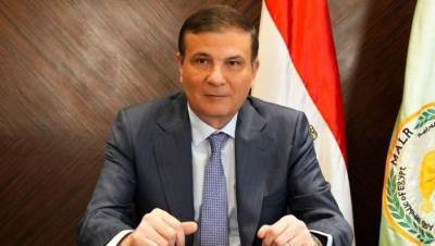 وزير الزراعة يتابع جهود دعم المزارعين وتقديم الخدمات الإرشادية ومكافحة الآفات بجميع المحافظات خلال الشهر الماضي