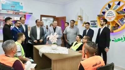محافظ دمياط ومدير صندوق مكافحة الإدمان يتفقدان معرض منتجات المتعافين المصنوعة بأيديهم بمركز العزيمة