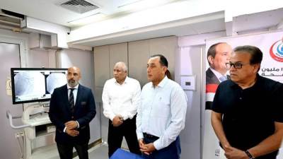رئيس الوزراء يتفقد الوحدة المتنقلة للتدخلات القلبية والعصبية والعضلية وعلاج السكتات الدماغية 