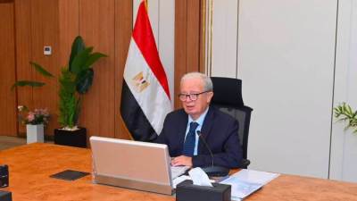 نائب رئيس مجلس الوزراء للشؤون الاقتصادية يترأس الجمعية العمومية للشركة القابضة للصناعات الكيماوية