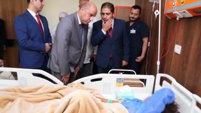 وزير العمل توجه إلى الإسماعيلية وتفقد مصابي حادث "عمال الدواويس