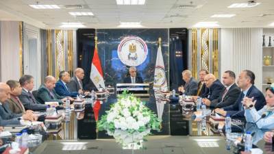 "جمبلاط" يبحث مع وفد الاتحاد المصري لجمعيات ومؤسسات المستثمرين أوجه التعاون المشترك