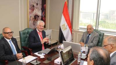 وزير الكهرباء والطاقة المتجددة يتابع مع تحالف "رينيرجي جروب بارتنرز" مستجدات المشروع المتكامل للطاقات المتجددة