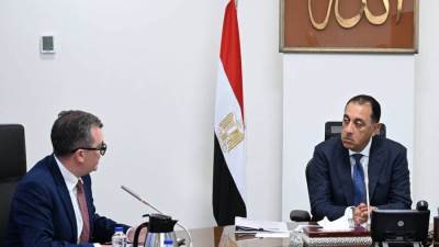 رئيس الوزراء يتابع مع وزير التخطيط عددا من ملفات العمل