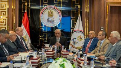 "جمبلاط" يتابع الموقف التنفيذي للتعاقدات وخطط تطوير شركات الإنتاج الحربي المصنعة للذخائر