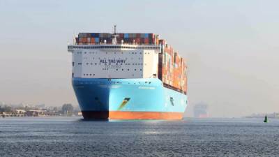 الفريق أسامة ربيع: "قناة السويس تشهد العبور الأول لسفينة الحاويات BANGKOK MAERSK ضمن قافلة الشمال بحمولة 190 ألف طن"