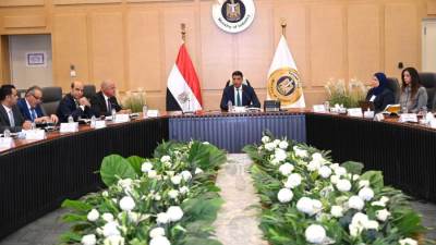وزير الصناعة يترأس الاجتماع الأول للجنة تفضيل المنتج الصناعي المصري