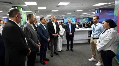 رئيس الوزراء يزور مقر شركة ساذرلاند الأمريكية الرائدة في مجال خدمات العمليات التجارية