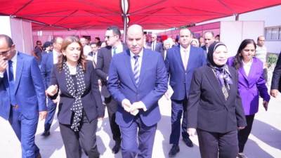 تحت رعاية رئيس الوزراء.. وبمشاركة 80 شركة وطرح 14,486 فرصة عمل في 4 محافظات..وزير العمل ومحافظ القاهرة وقيادات الجامعة المصرية الصينية يفتتحون الملتقى القومي الثاني للتوظيف