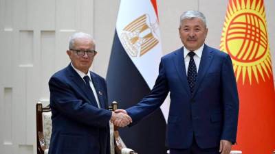 نائب رئيس الوزراء للشؤون الاقتصادية يلتقي رئيس الوزراء القيرغيزي في "بيشكيك" لبحث تعزيز التعاون المشترك