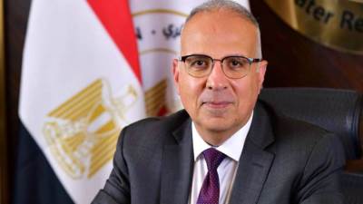سويلم يصل إلى ألمانيا لتعزيز الشراكات الدولية الداعمة للأمن المائي والتنمية في أفريقيا