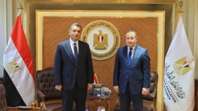 وزير التعليم العالي يستقبل محافظ البحر الأحمر لتعزيز التعاون المشترك ودعم جهود التنمية بالمحافظة