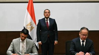 توقيع مذكرة تفاهم بين وزارة الصناعة ومجموعة «لينج لونج» الصينية لإنشاء مجمع صناعي متكامل لإنتاج إطارات السيارات