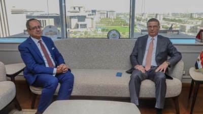 وزير الزراعة يستقبل سفير مصر الجديد لدى العراق لبحث تعزيز التعاون والتبادل التجاري