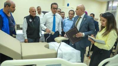 وزير الصحة يتفقد مخازن التموين الطبي للاطمئنان على المخزون الاستراتيجي من المستلزمات الطبية