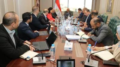 وزير الكهرباء والطاقة المتجددة يبحث مع وفد البنك الآسيوى للاستثمار في البنية التحتية "AIIB" سبل دعم وتعزيز التعاون والشراكة والاستثمار في مختلف مجالات الطاقة الكهربائية