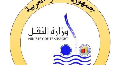 وزارة النقل: التنسيق مع وزارة الداخلية وشرطة النقل والمواصلات لضبط الشاب الظاهر في فيديو تحطيم مرايات قطار مطروح واتخاذ الإجراءات القانونية حياله