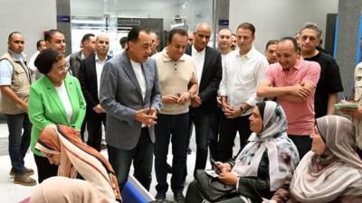 رئيس الوزراء يتفقد مركز طب الأسرة بقرية الجزيرة الخضراء في مطوبس ضمن جولته بمشروعات "حياة كريمة" بكفر الشيخ