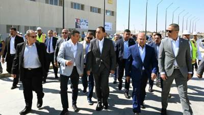 رئيس الوزراء يتفقد عددا من مشروعات وزارة النقل بمحافظتي الجيزة والقاهرة