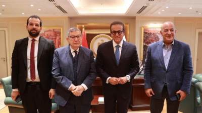 وزير الصحة يلتقي رئيس ونائب رئيس حزب المؤتمر لبحث سبل التعاون والإشادة بجهود الارتقاء بالخدمات الطبية