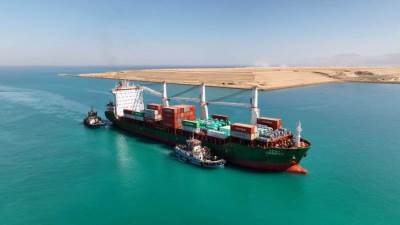 بدء التشغيل التجريبي لمحطة البضائع العامة والصب بميناء السخنة