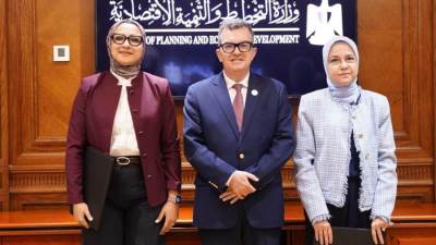 وزير التخطيط يشهد تسوية مديونية محافظة الوادي الجديد لـ"الاستثمار القومي" بـ222.7 مليون جنيه