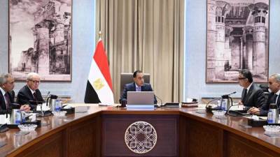 رئيس الوزراء يتابع جهود توفير السلع وضبط حركة الأسواق والأسعار