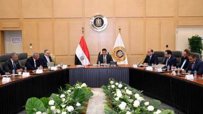 وزارة الصناعة تستضيف مائدة مستديرة لمصنعي الأسمنت لوضع خارطة طريق للقطاع بهدف تحقيق الاستقرار في السوق