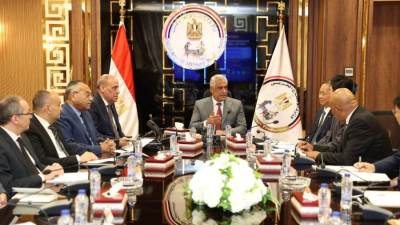 وزير الدولة للإنتاج الحربي يبحث مع وفد شركة CEC الصينية التعاون في مجالات الطاقة والتكنولوجيات المتقدمة