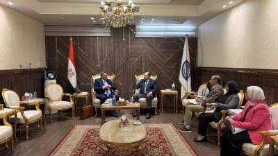 رئيس هيئة تنمية الصعيد يستقبل محافظ قنا لاستعراض الموقف التنفيذي للمشروعات وبحث عدد من المشروعات التنموية والاستثمارية الجديدة